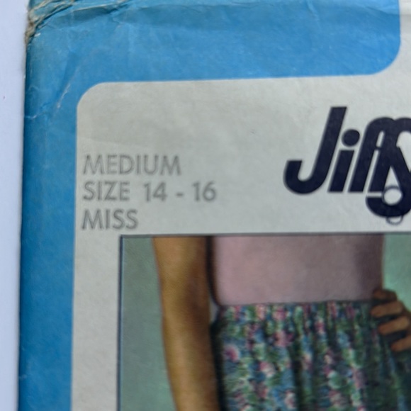 Vintage - 1977 - Ladies Skirt - Sewing Pattern - Size Medium/12-14 - $10 - Picture 4 of 8
